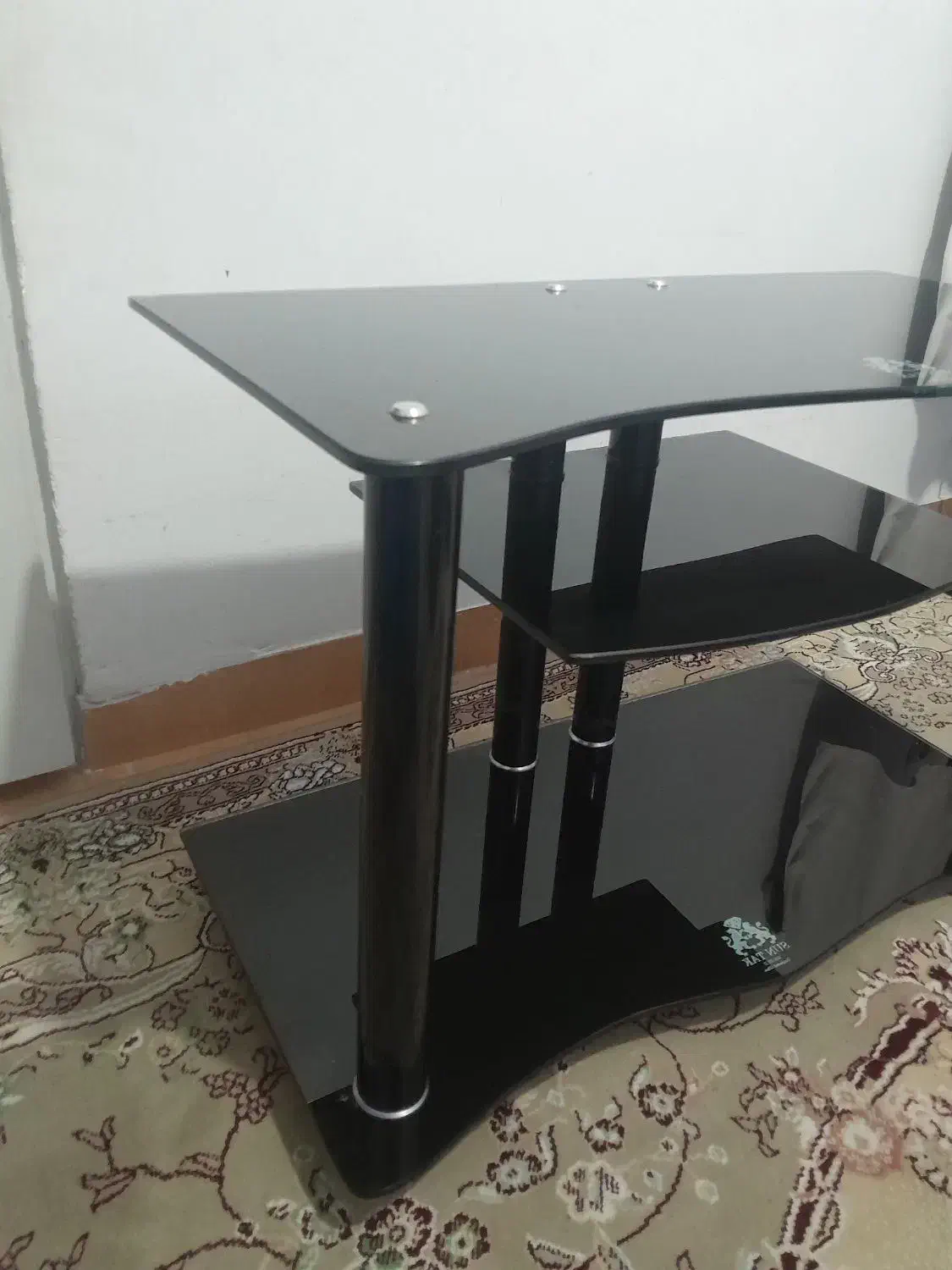 میز. تلویزیون . شیشهای|میز تلویزیون|صومعهسرا, |دیوار