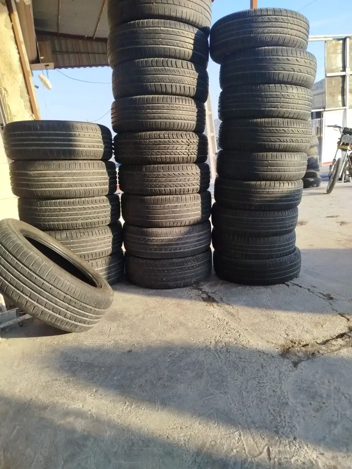 لاستیک رسید انواع لاستیک استوک ایرانی و خارجی|قطعات یدکی و لوازم جانبی|دوگنبدان, |دیوار