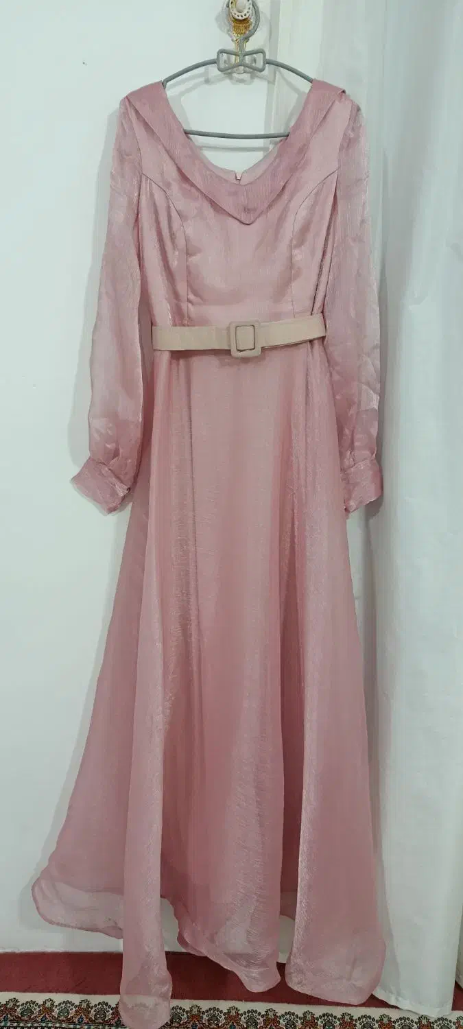 لباس مجلسی|لباس|صحنه, |دیوار