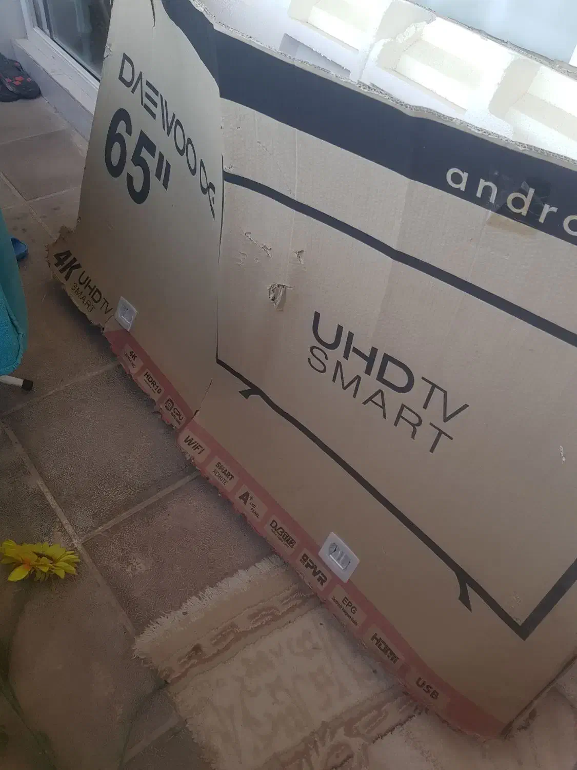 تلوزیون ال ای دی۶۵ اینچ دوو فقط پنل شکسته|تلویزیون و پروژکتور|شیراز, شهرک گلدشت حافظ|دیوار