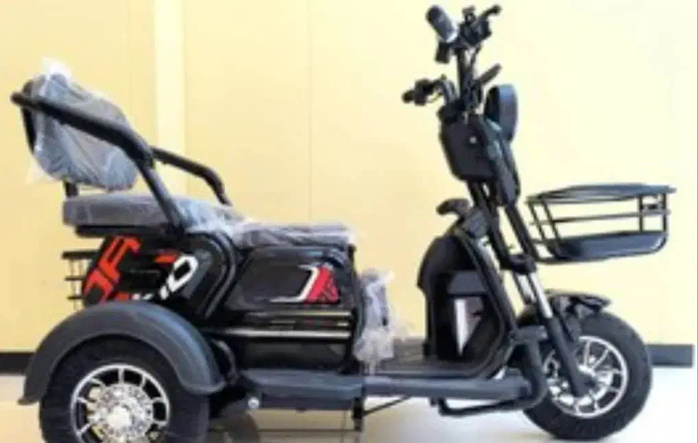 سه چرخه برقی ( سه چرخ ) بزرگسال سه نفره|دوچرخه، اسکیت، اسکوتر|خمینی‌شهر, |دیوار