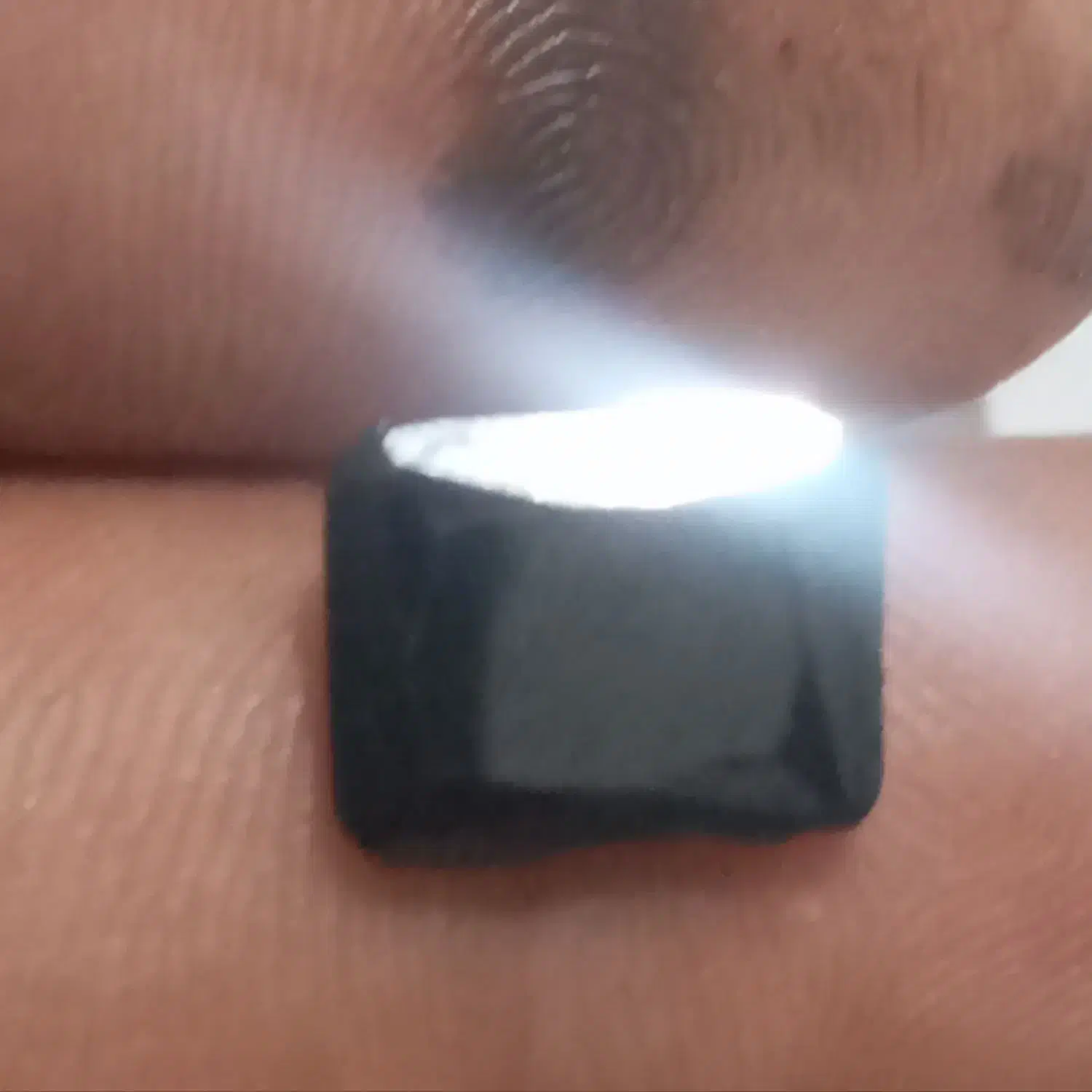 نگین قیمتی الماس|جواهرات|تبریز, |دیوار