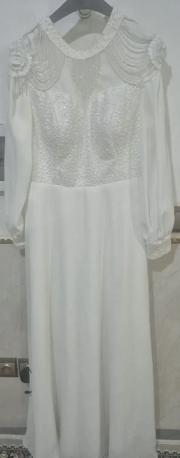 پیراهن|لباس|خزل, |دیوار