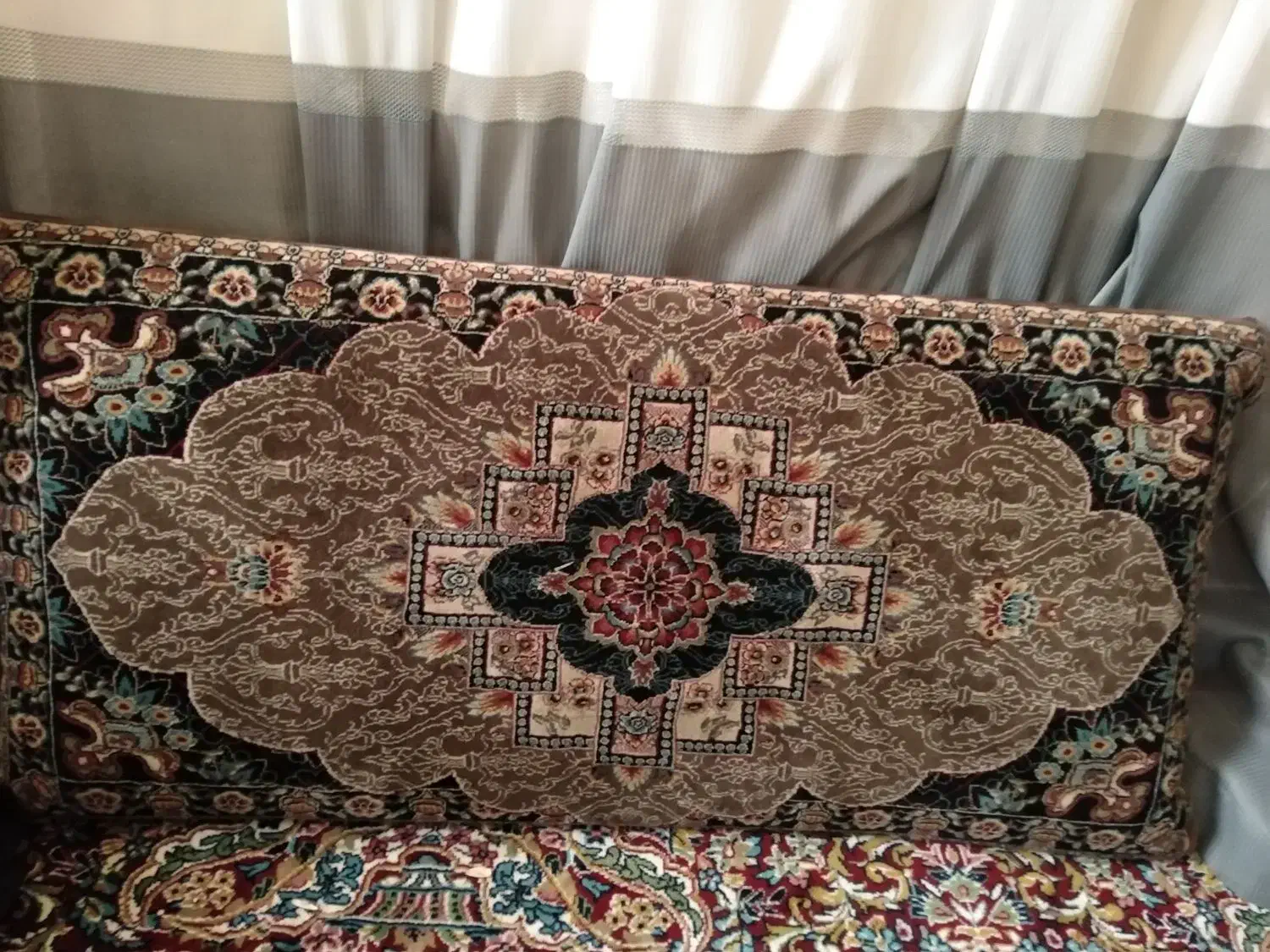 پشتی|پشتی|مشهد, بهمن|دیوار