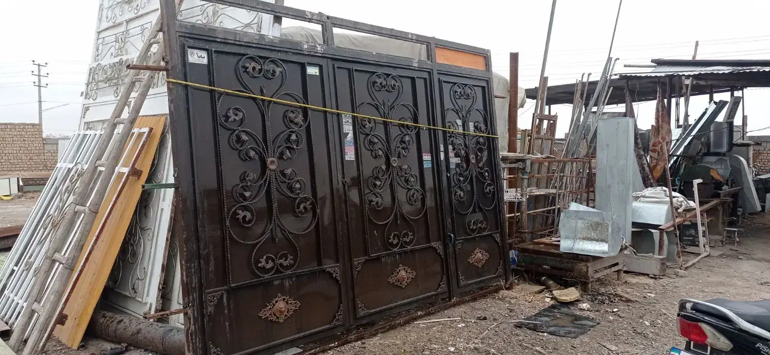 درب آهنی بزرگ|مصالح و تجهیزات ساختمان|مشهد, نیزه|دیوار