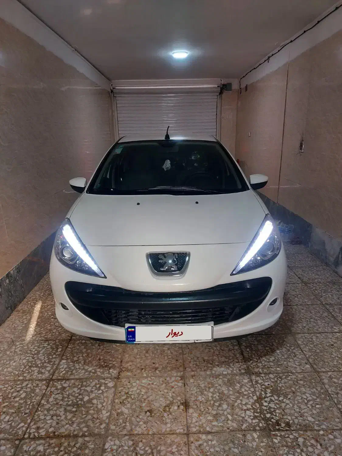 ۲۰۷ مدل ۱۴۰۳ سقف فلز|خودرو سواری و وانت|شهریار, کهنز|دیوار