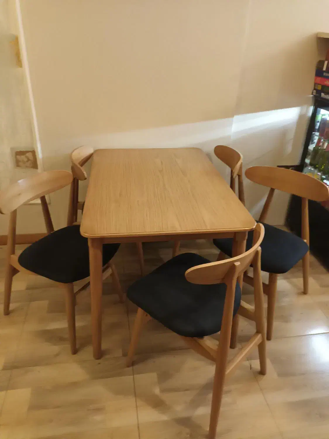 میز و صندلی چوب راش|میز و صندلی غذاخوری|فردیس, منظریه|دیوار