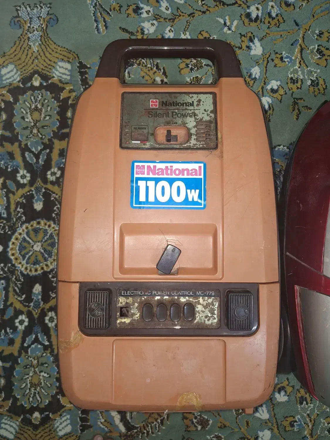 دو جارو برقی هر روشن میشه|جاروبرقی، جارو شارژی، بخارشو|کیاشهر, |دیوار