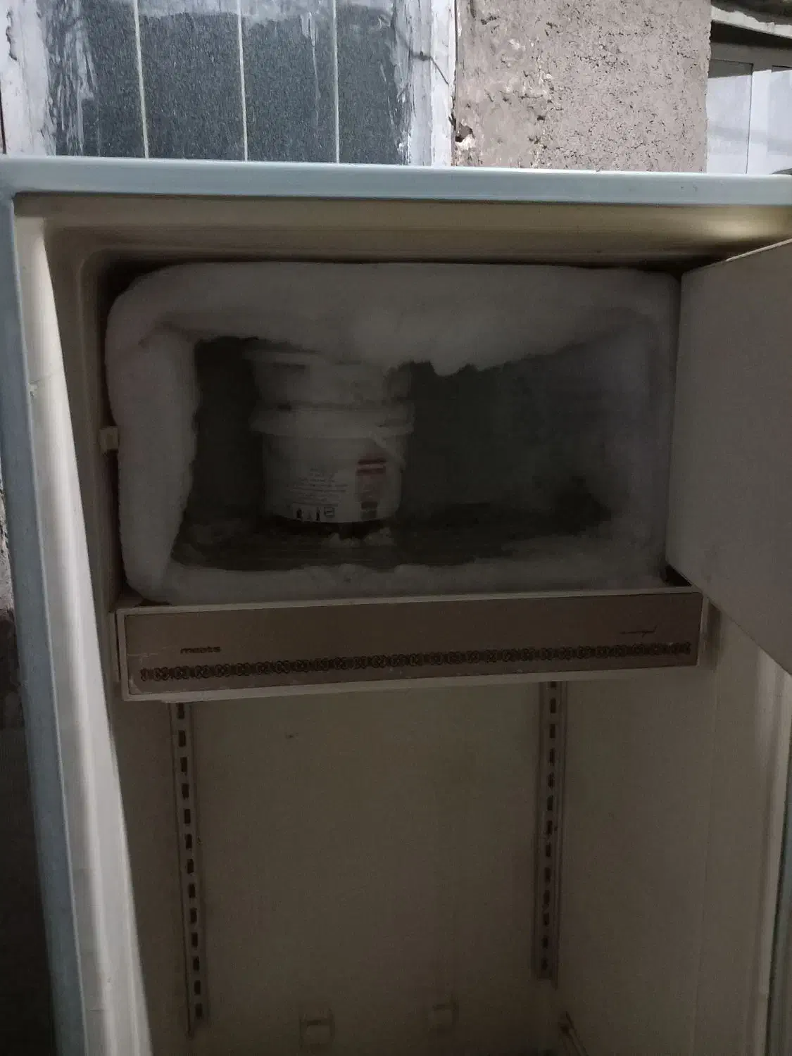 ارج قدیمی|یخچال و فریزر|گلبهار, شهر جدید گلبهار|دیوار