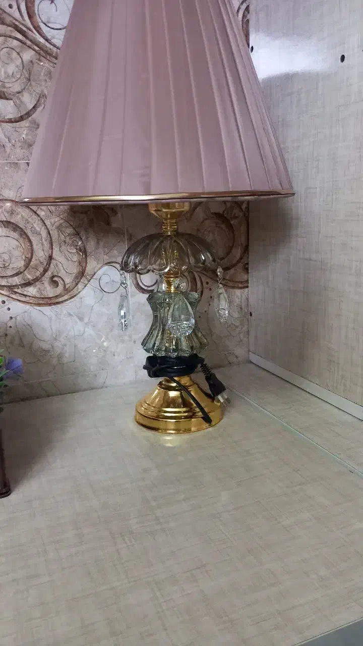 مقداری وسیله شیک|چراغ خواب و آباژور|بروجرد, |دیوار