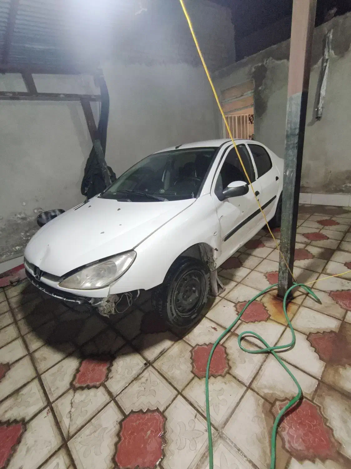 206v8مدل 94|خودرو سواری و وانت|یزد, |دیوار