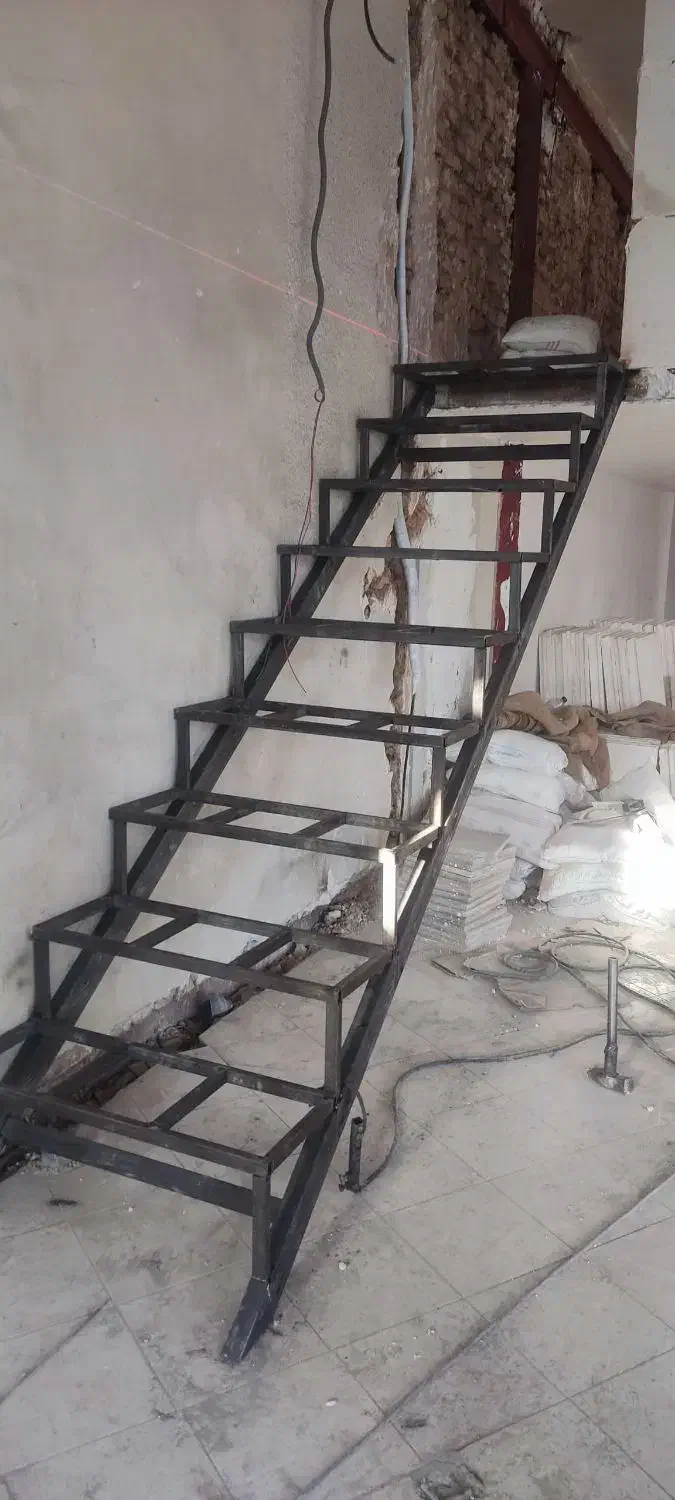 جوشکاری برق کشی لوله کشی نرده منبع و پمپ آب لوستر|خدمات پیشه و مهارت|پرند, فاز ۴|دیوار