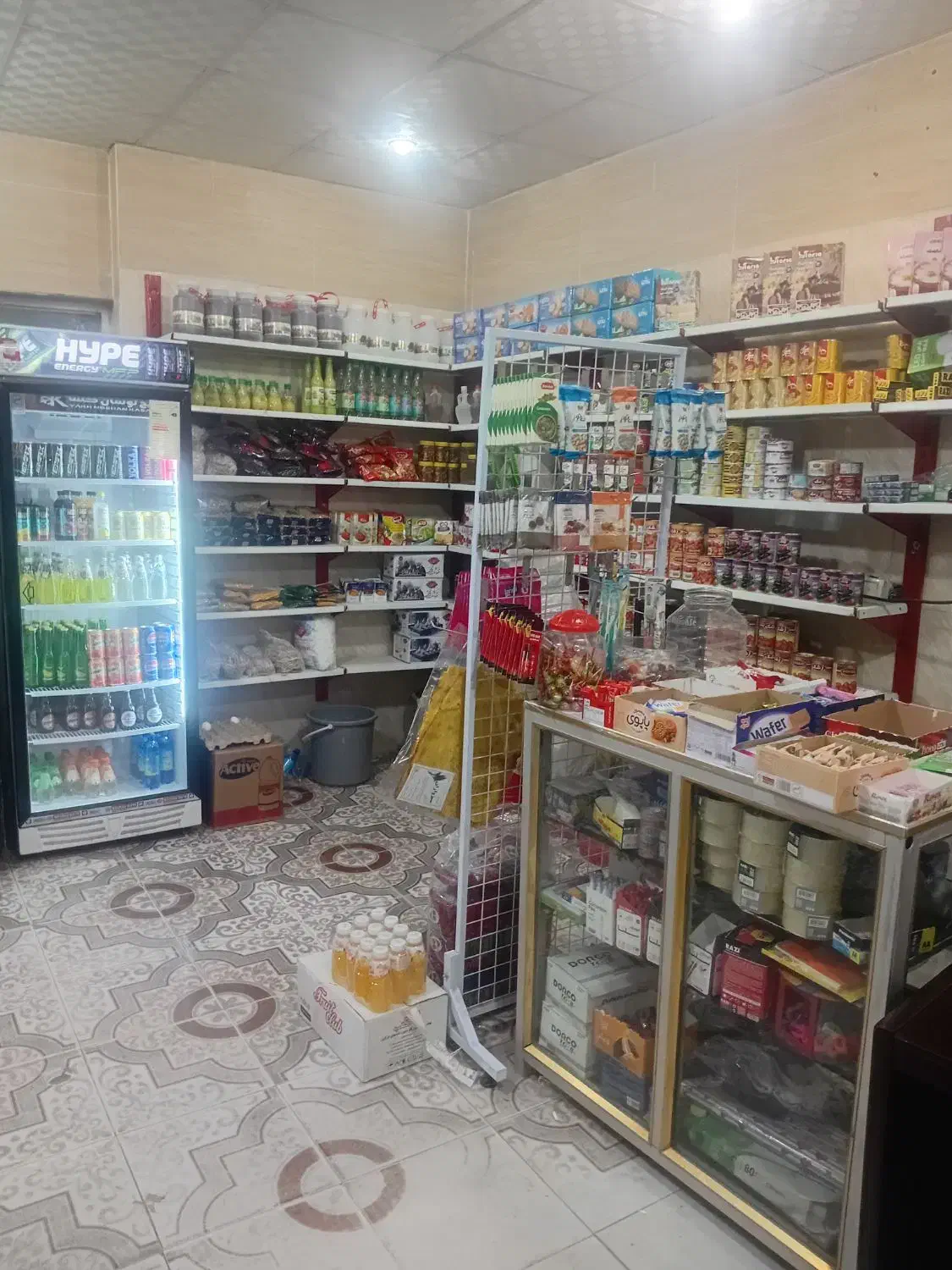 واگذاری مغازه با تمامی اجناس و وسایل|اجارهٔ مغازه و غرفه|جیرفت, |دیوار