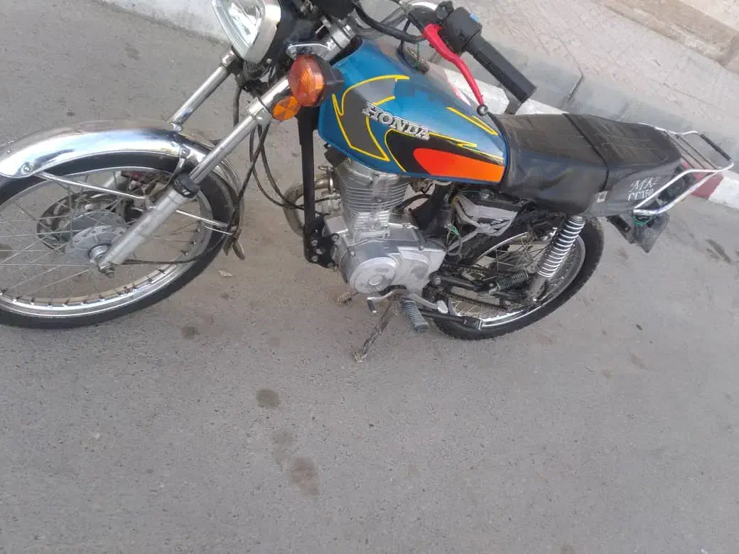 موتور هندا ۱۲۵سالم|موتورسیکلت|باقرشهر, |دیوار