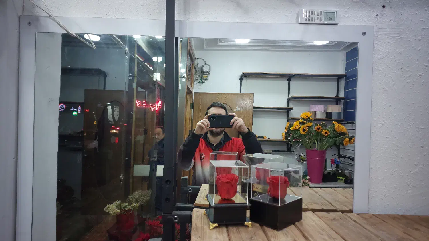 آینه|آینه|اصفهان, خواجو|دیوار