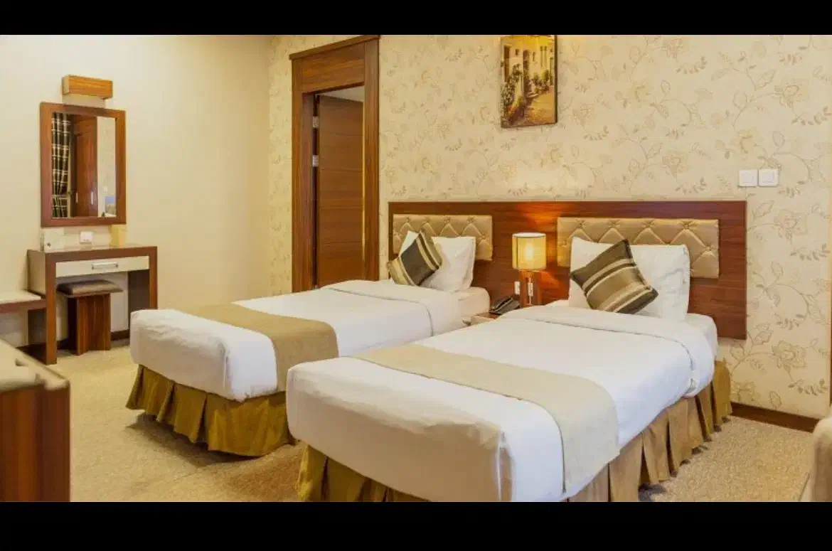 آفر تور مشهد هوایی،ریلی، اتوبوس (اقساط)|تور و چارتر|قم, صفائیه|دیوار