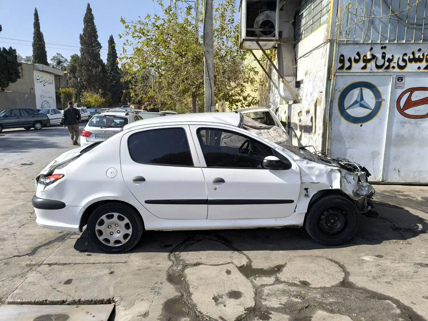 206 SD V8 مدل 97 تصادفی|خودرو سواری و وانت|شیراز, شهرک مهدیه|دیوار