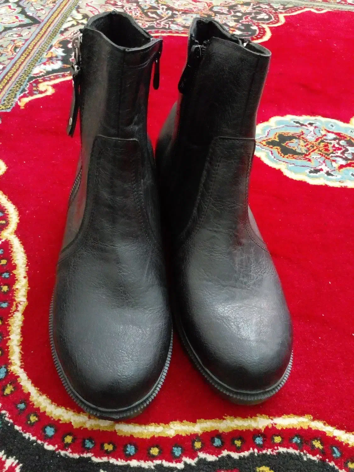 نیم بوت|کیف، کفش، کمربند|شوش, |دیوار