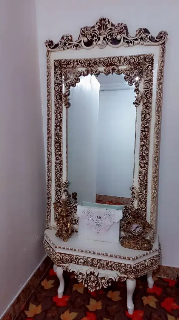 اینه و شمعدان|آینه|شیروان (لرستان), |دیوار