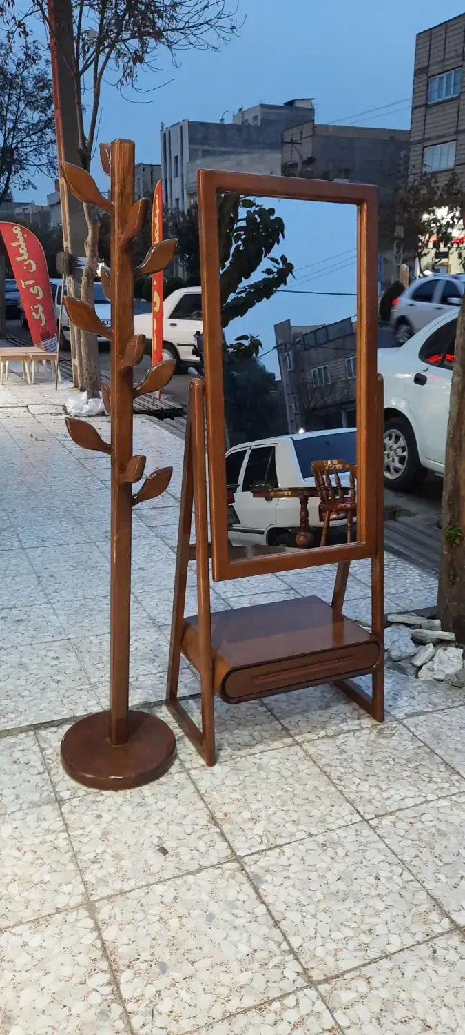 آینه قدی (آینه ایستاده) چوب لباسی|آینه|قم, شاه ابراهیم|دیوار