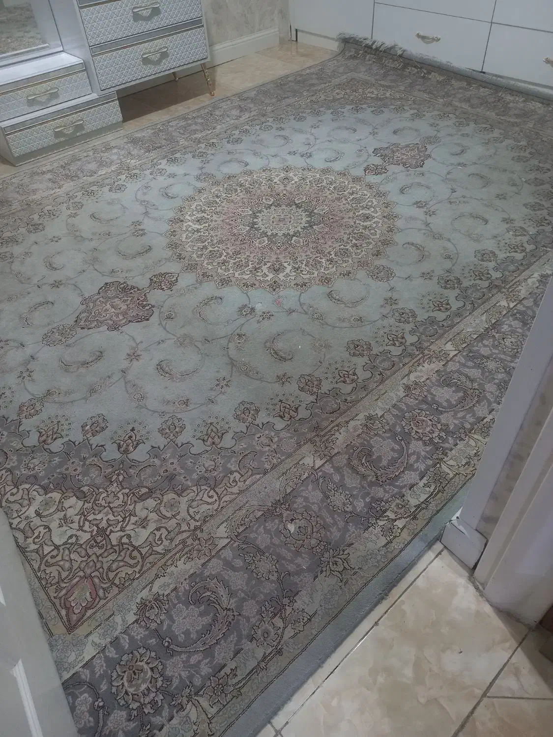 یک جفت فرش ۹ متری|فرش|ری, شهادت|دیوار