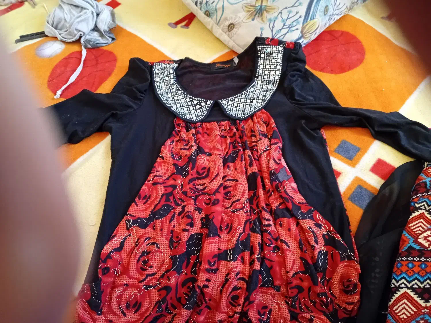 تعدادی لباس زنانه نوبه فروش میرود|لباس|اصفهان, شاهد|دیوار