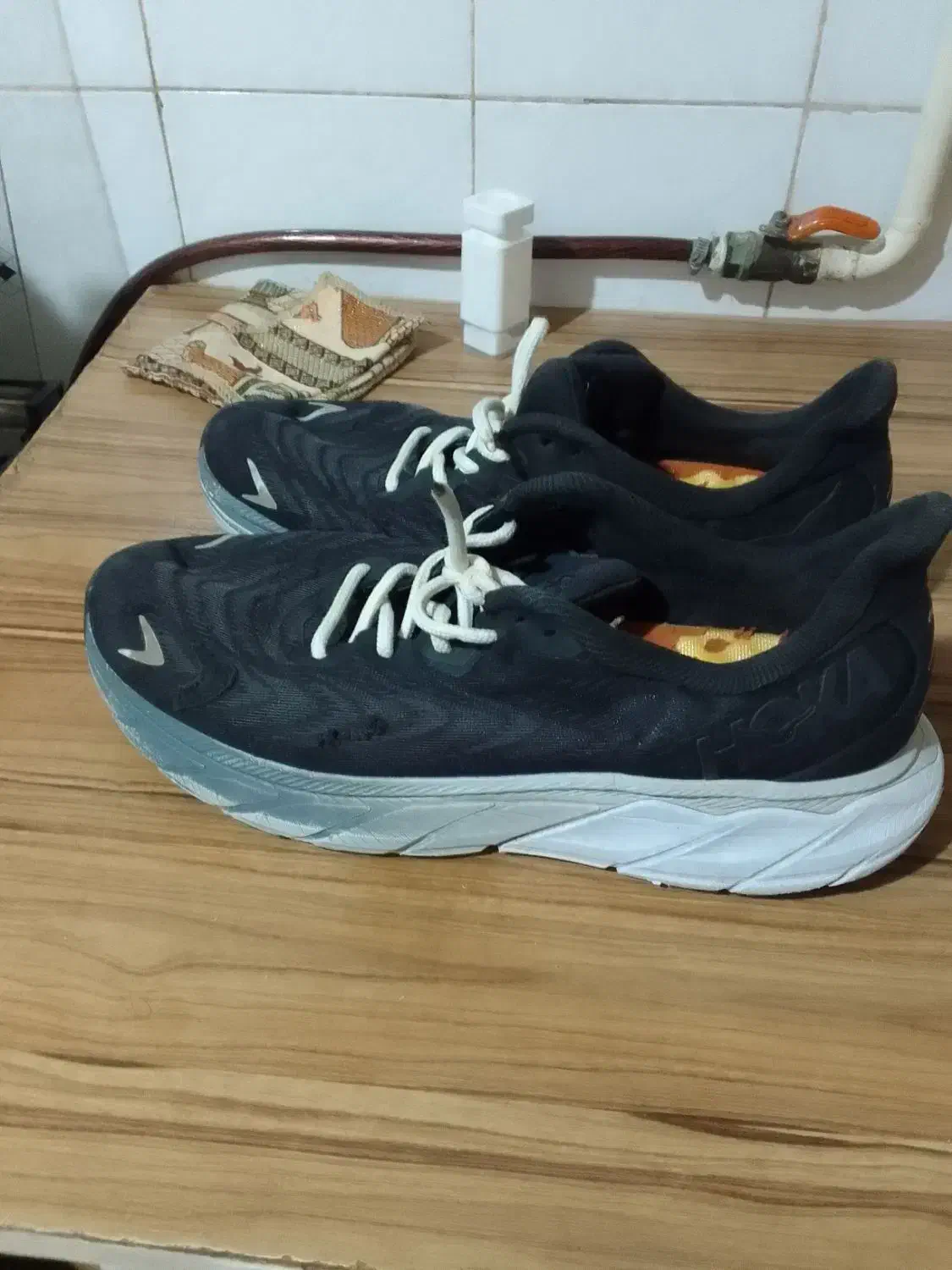 کتونی هوکا اصلی فرانسوی سایز ۴۶ سالم در حد اورج|کیف، کفش، کمربند|تهران, چیتگر جنوبی|دیوار