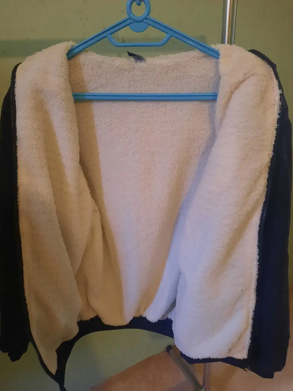 پوشاک|لباس|میانه, |دیوار