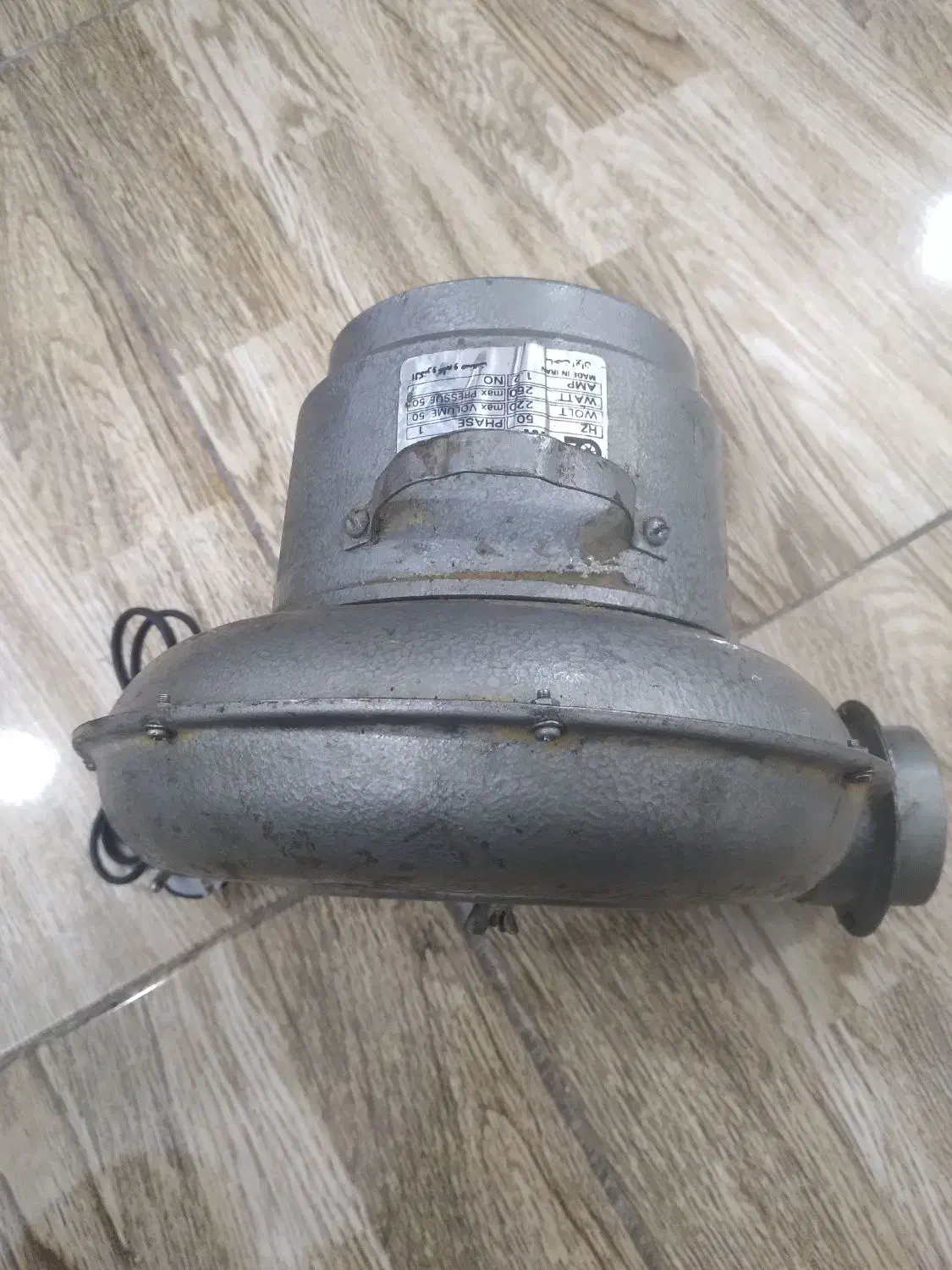 بولیوری  دمنده|پنکه و تصفیه‌کنندهٔ هوا|اصفهان, قهجاورستان|دیوار