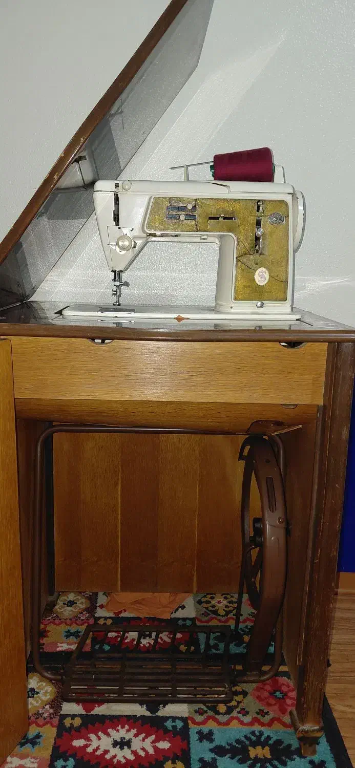 چرخ خیاطی سینجر اصل عتیقه|کلکسیون اشیاء عتیقه|شاهینشهر, سعدی جنوبی|دیوار