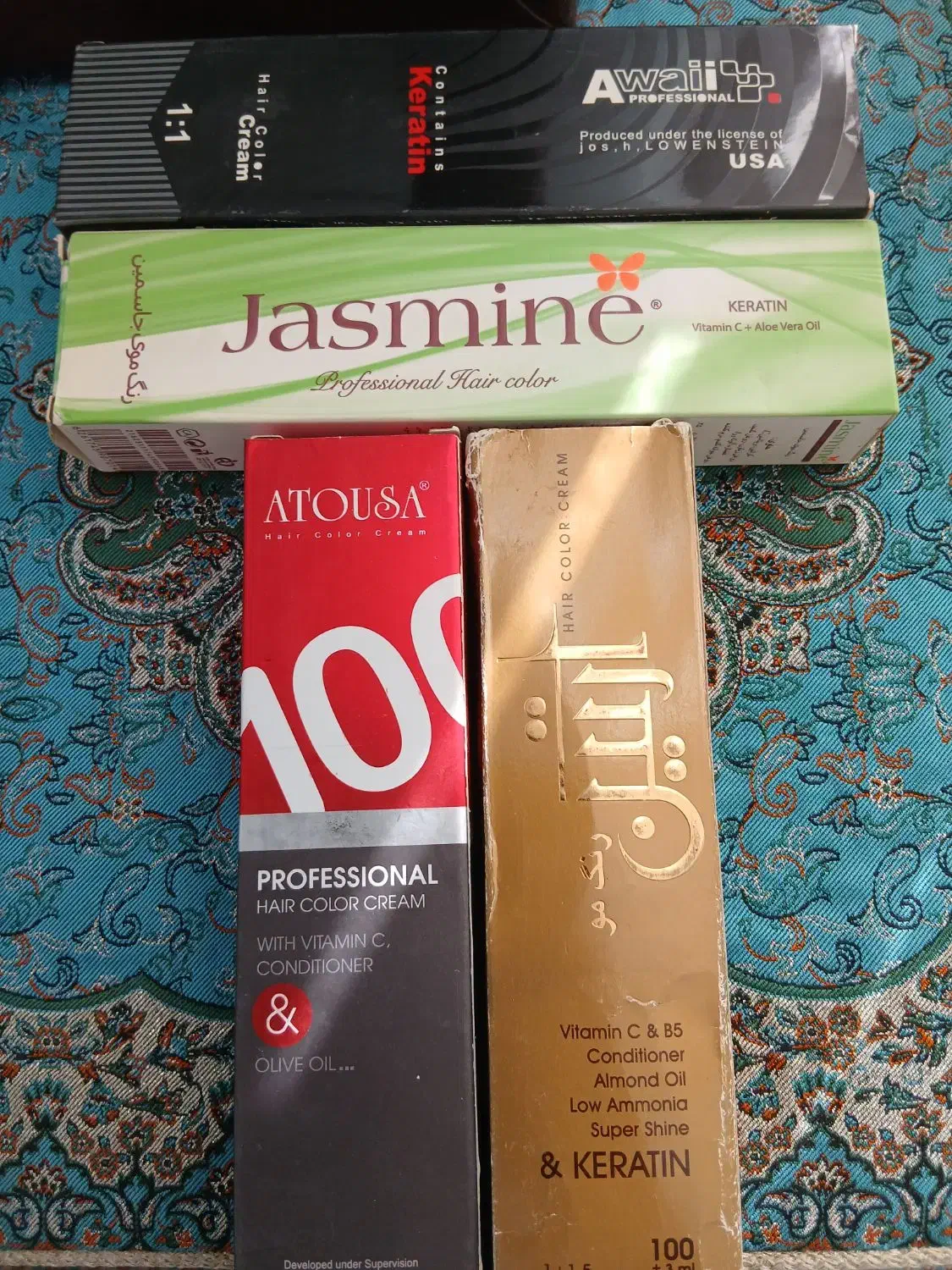 تعدادی لوازم آرایشی|آرایشی، بهداشتی، درمانی|اندیشه, اندیشه فاز ۴|دیوار