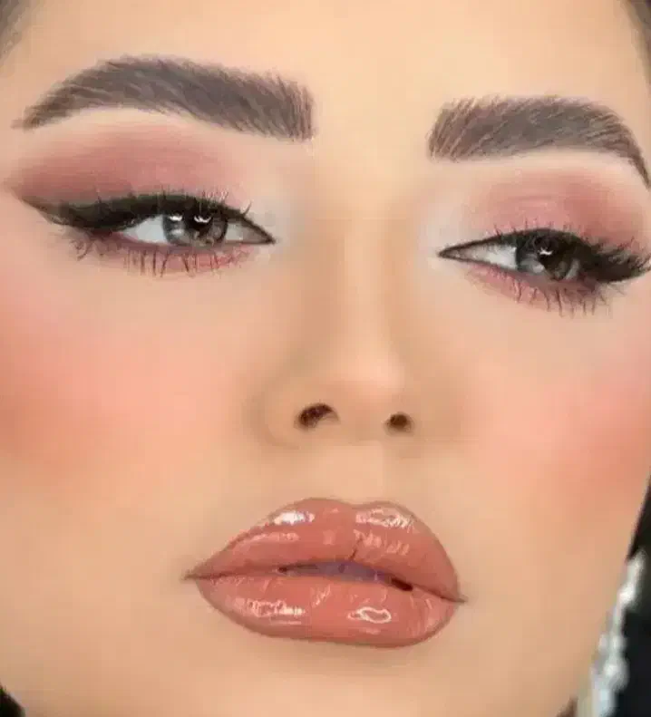 مدل میکاپ|خدمات آرایشگری و زیبایی|شیراز, قدوسی شرقی|دیوار