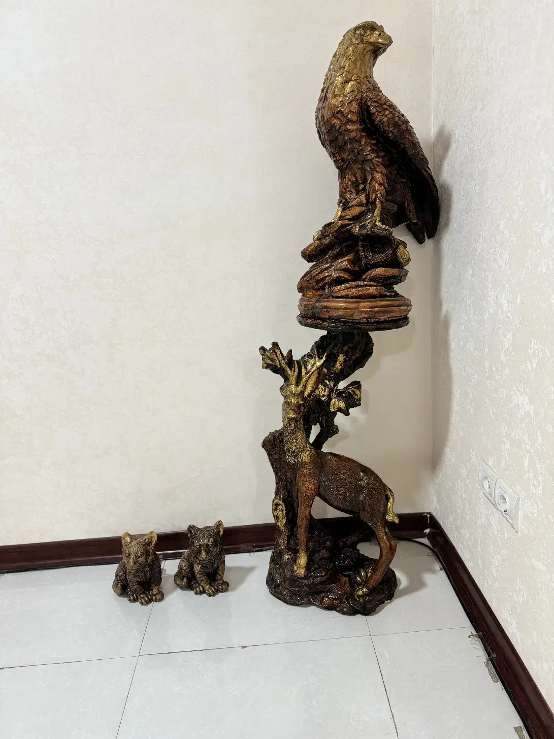 مجسمه عقاب|مجسمه، تندیس، ماکت|اهواز, فرهنگ شهر|دیوار