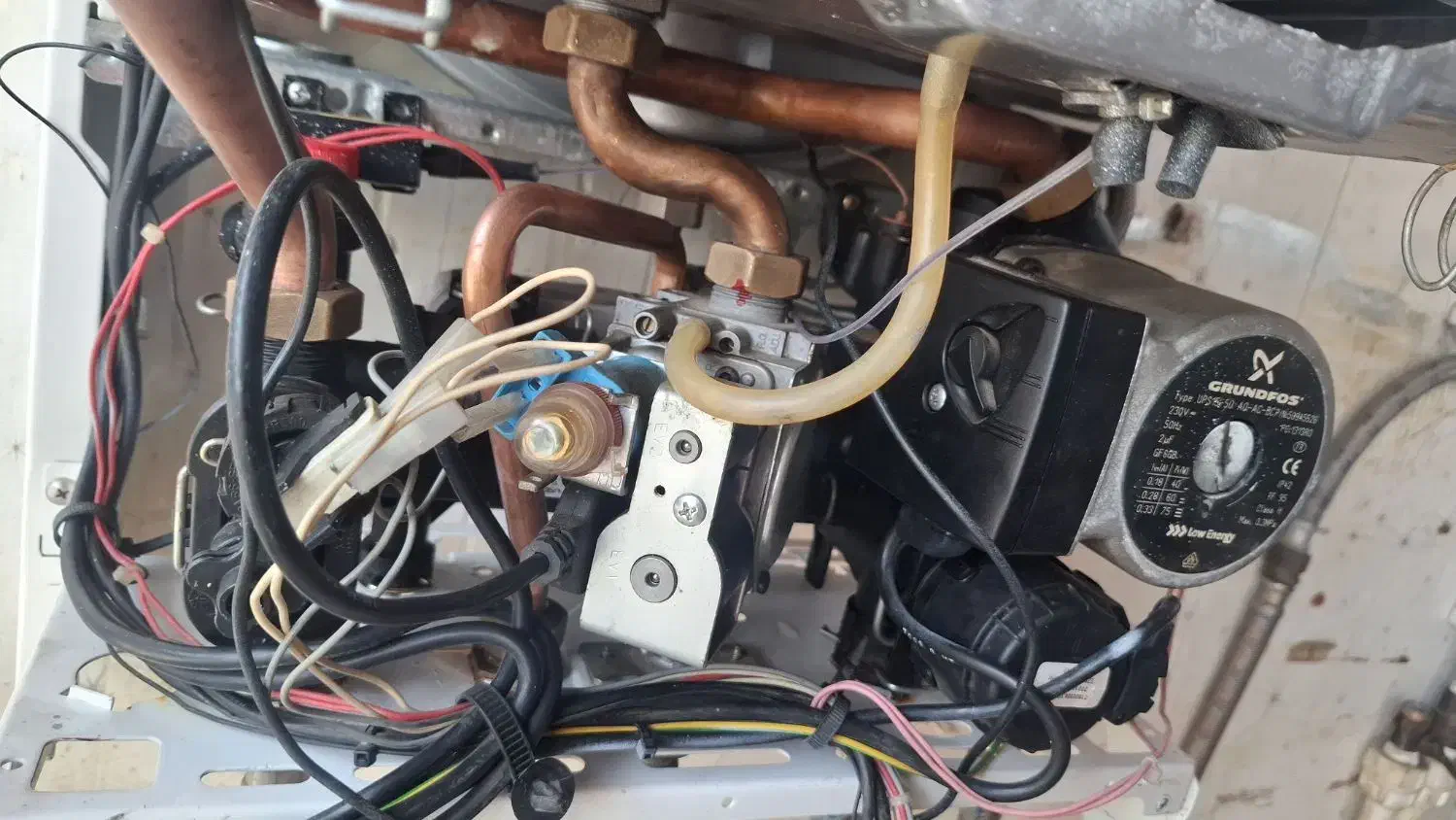 پکیج دیواری بوتان اپتیما|آبگرمکن، پکیج، شوفاژ|رباطکریم, رباطکریم|دیوار