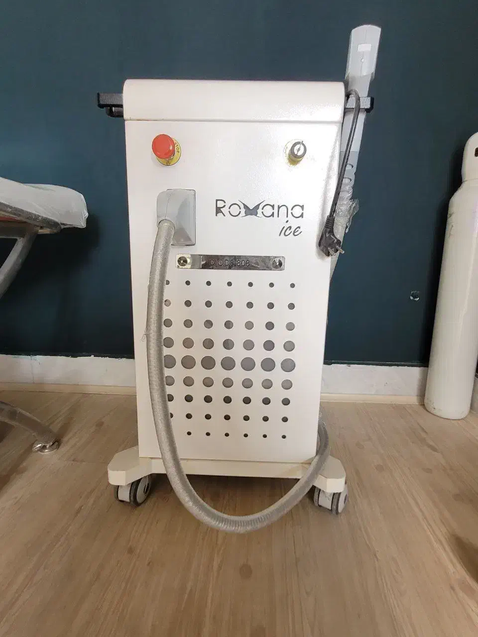 دستگاه لیزر مو زائد در حد نو|پزشکی|آمل, |دیوار