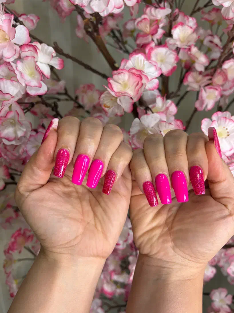 کاشت ناخن|خدمات آرایشگری و زیبایی|شاهینشهر, نظامی|دیوار