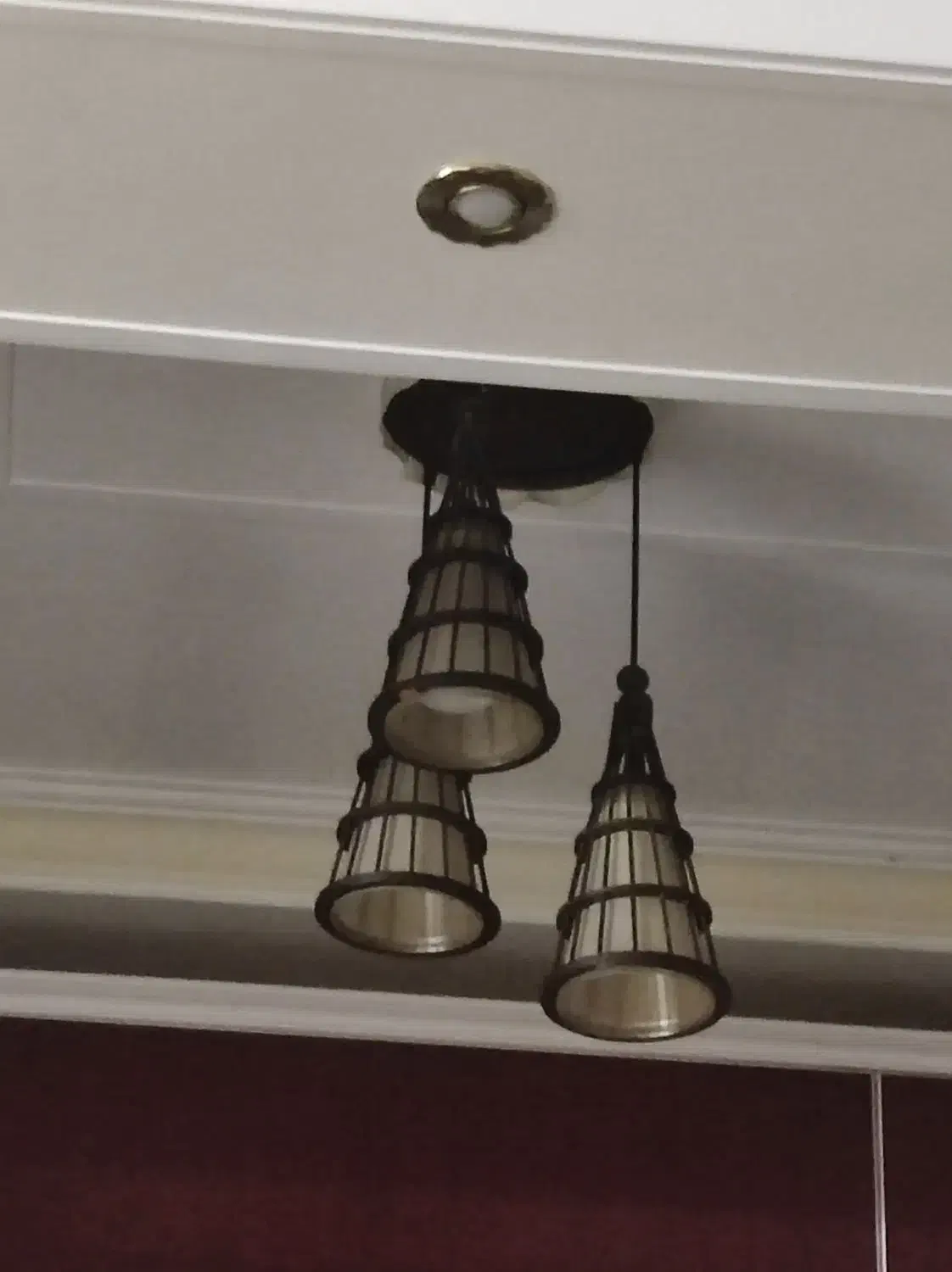 لوستر|لوستر و چراغ آویز|قدس, شهر‌قدس|دیوار