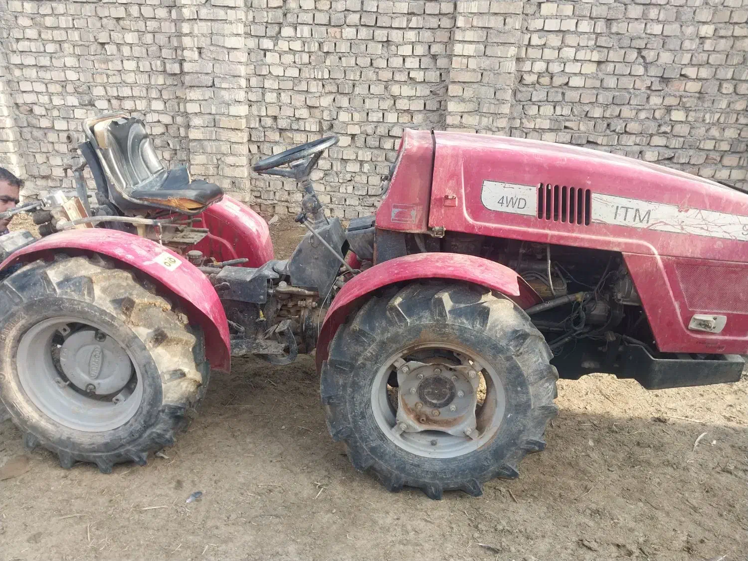 تراکتور گلدونی ۹۵۰|خودرو سنگین|قم, انصار‌الحسین|دیوار