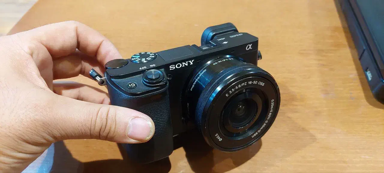 دوربین ۶۴۰۰ سونی کاملا سالم با مهلت تست|دوربین عکاسی و فیلمبرداری|بجنورد, |دیوار