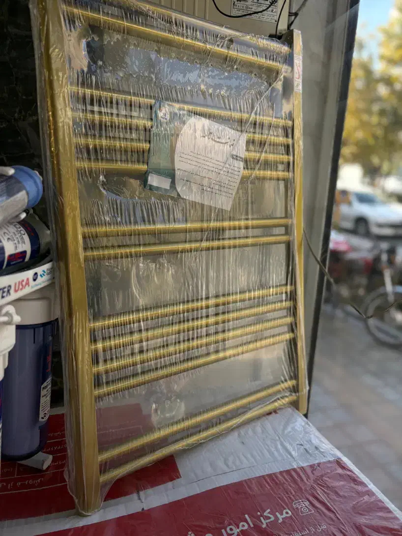 حوله خشک کن رهرو طلایی رنگ|آبگرمکن، پکیج، شوفاژ|اصفهان, شیخ اشراق|دیوار