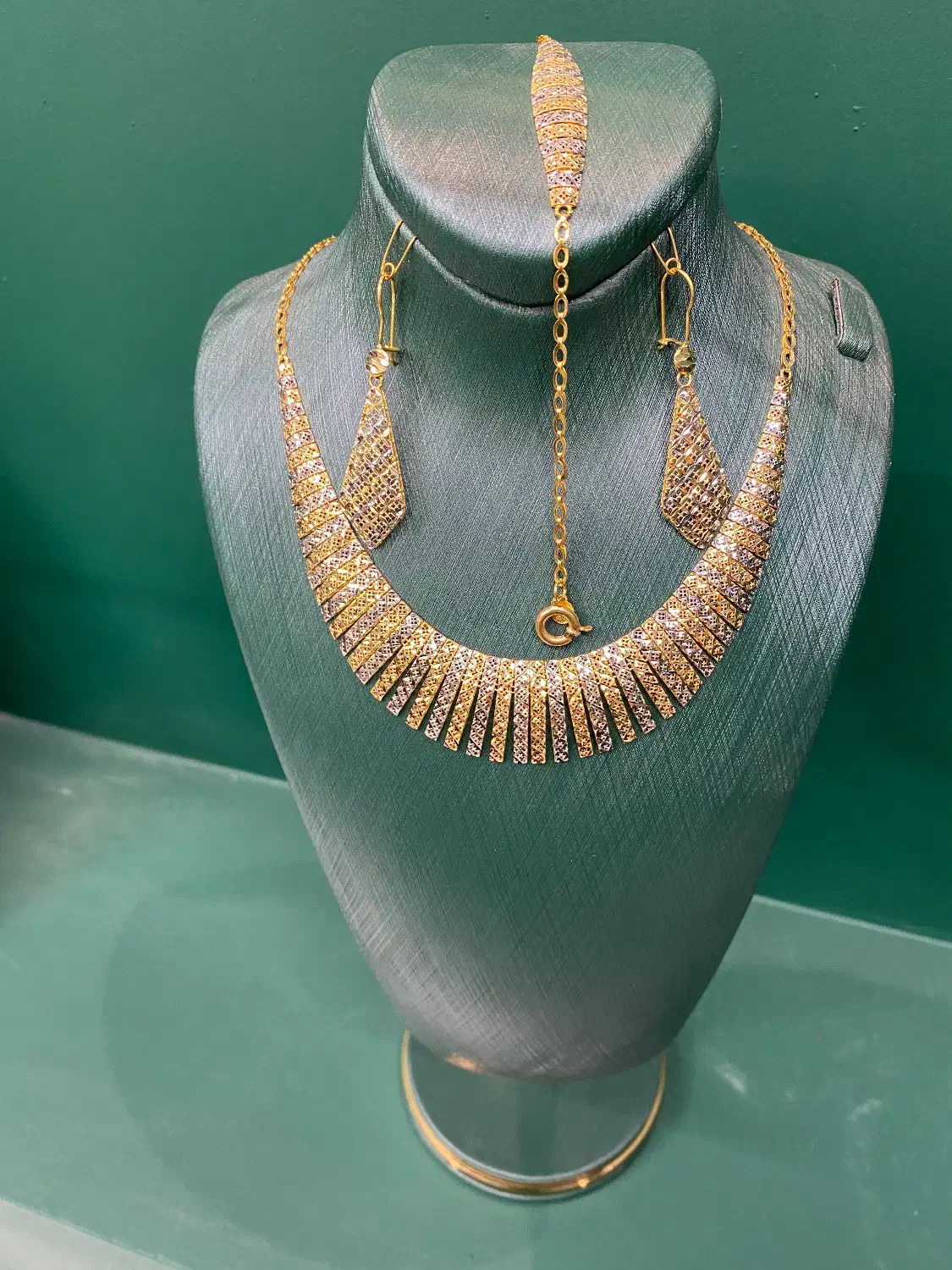 نیم ست و ست طلا با اجرت پایین|جواهرات|یزد, |دیوار