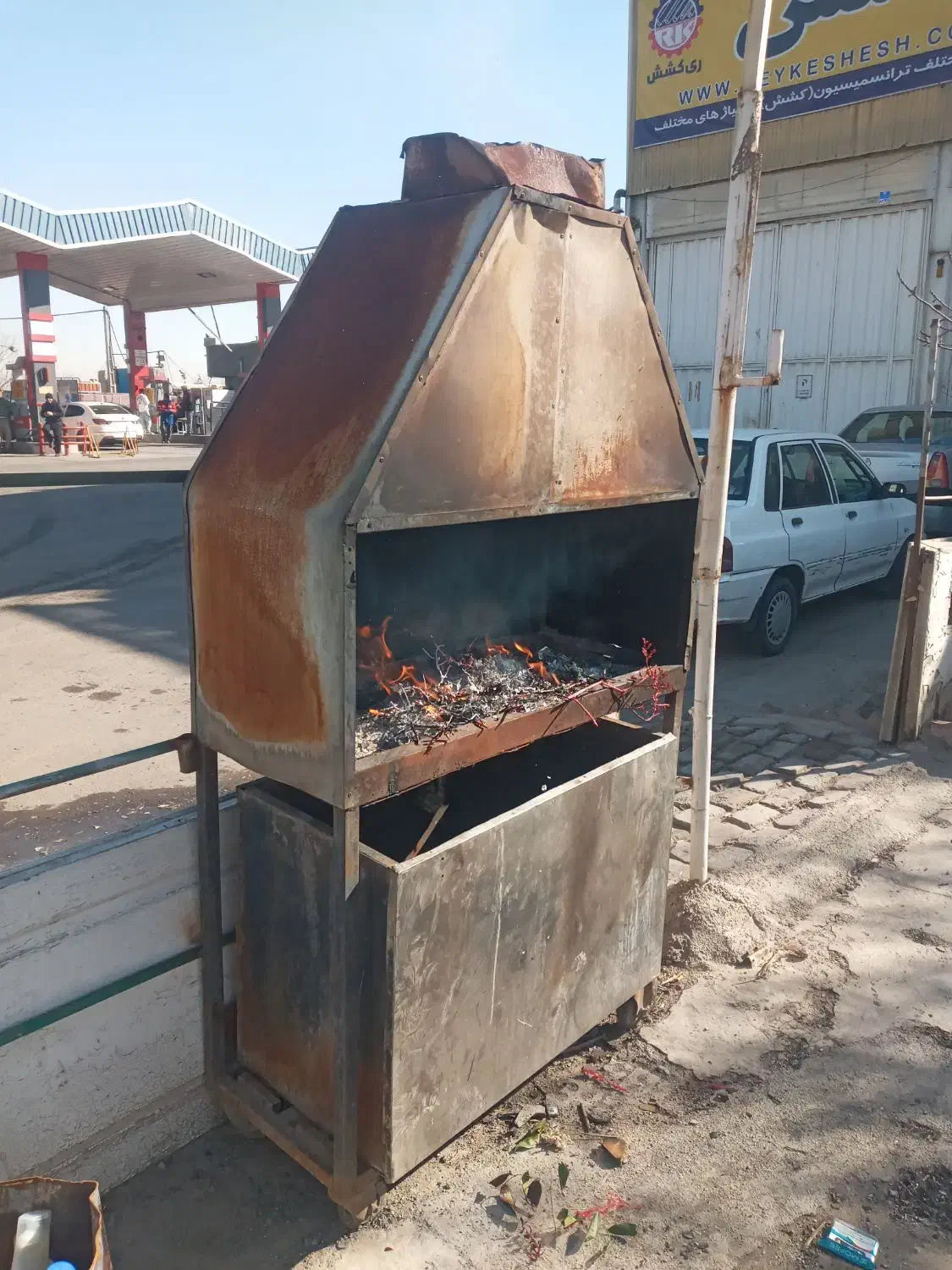 منقل کباب‌پزی‌بزرگ|کافی‌شاپ و رستوران|قلعه نو, |دیوار