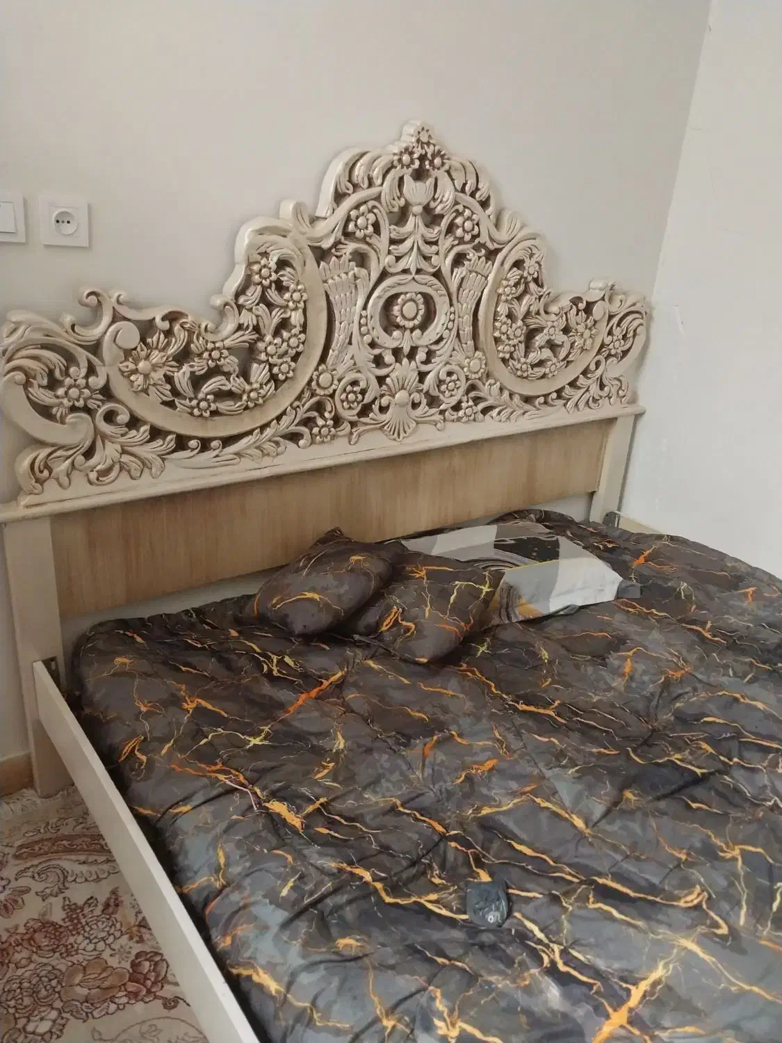 تخت سلطنتی تمیز|تخت و سرویس خواب|گرمسار, |دیوار