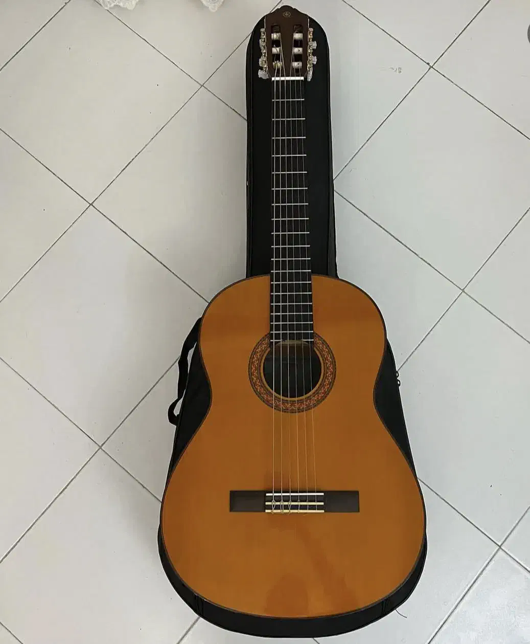 گیتار کلاسیک یاماها C70|گیتار، بیس، امپلیفایر|لنگرود, |دیوار