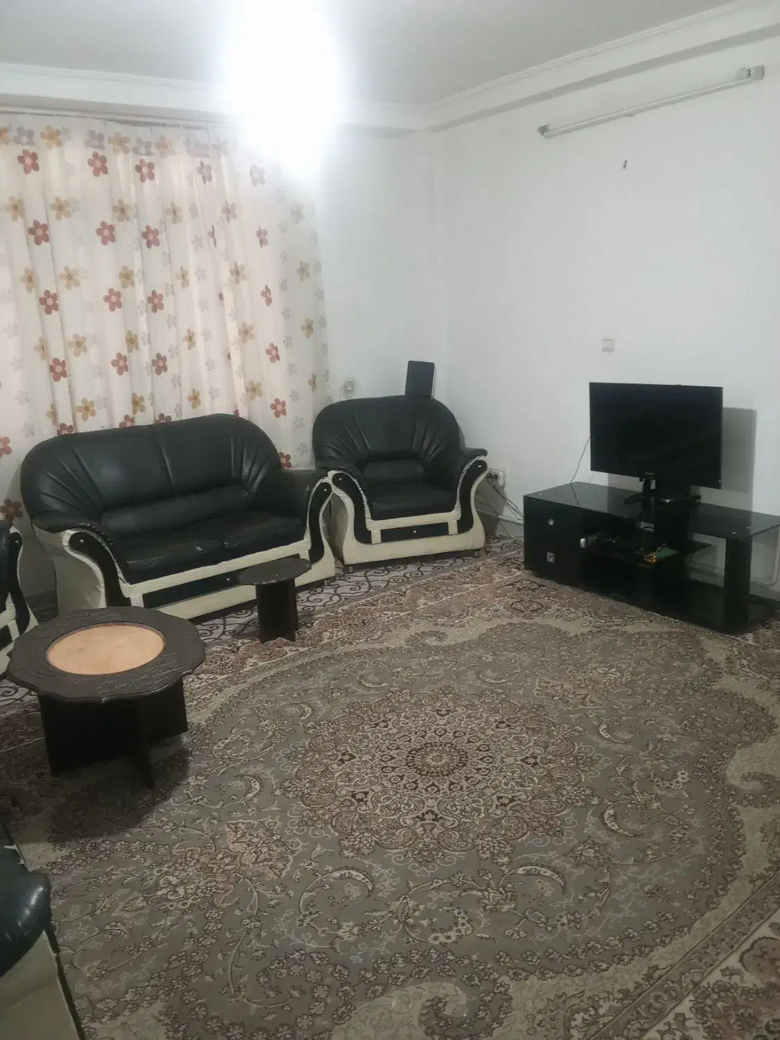 سوئیت مبله دربست مرکز شهر|اجارهٔ کوتاه‌مدت آپارتمان و سوئیت|سمنان, |دیوار