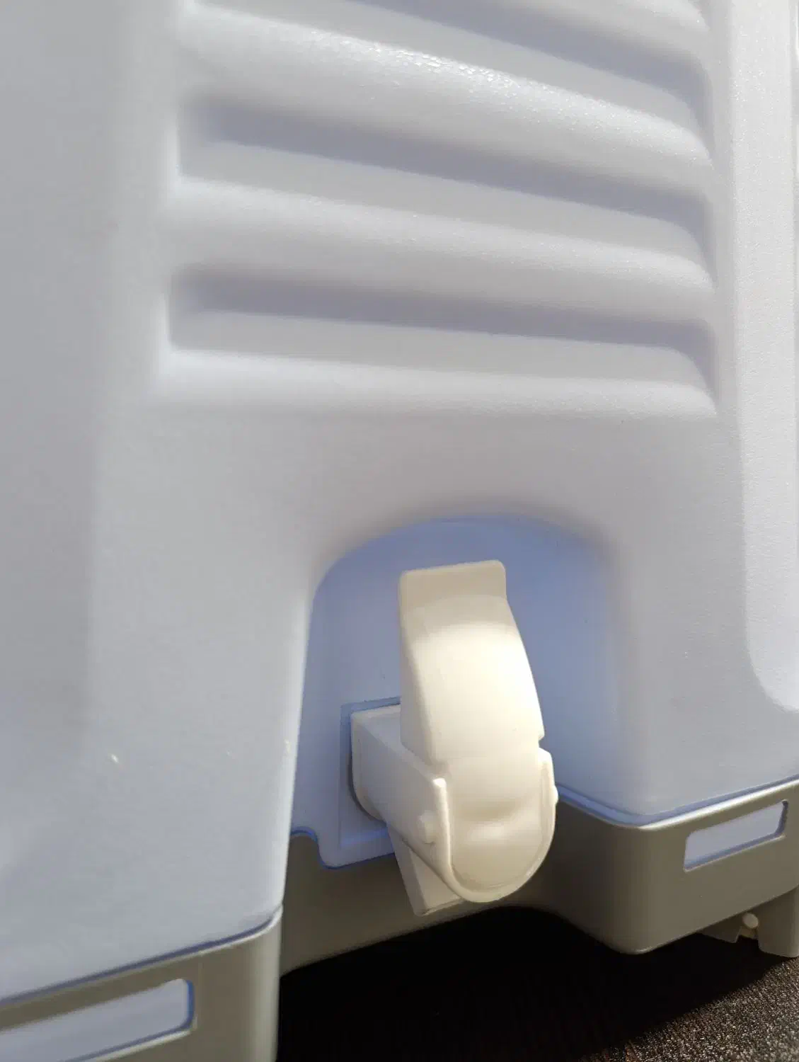 گالن آب شیردار و پایه دار ۲۲ لیتری|کوهنوردی و کمپینگ|تهران, دستغیب|دیوار