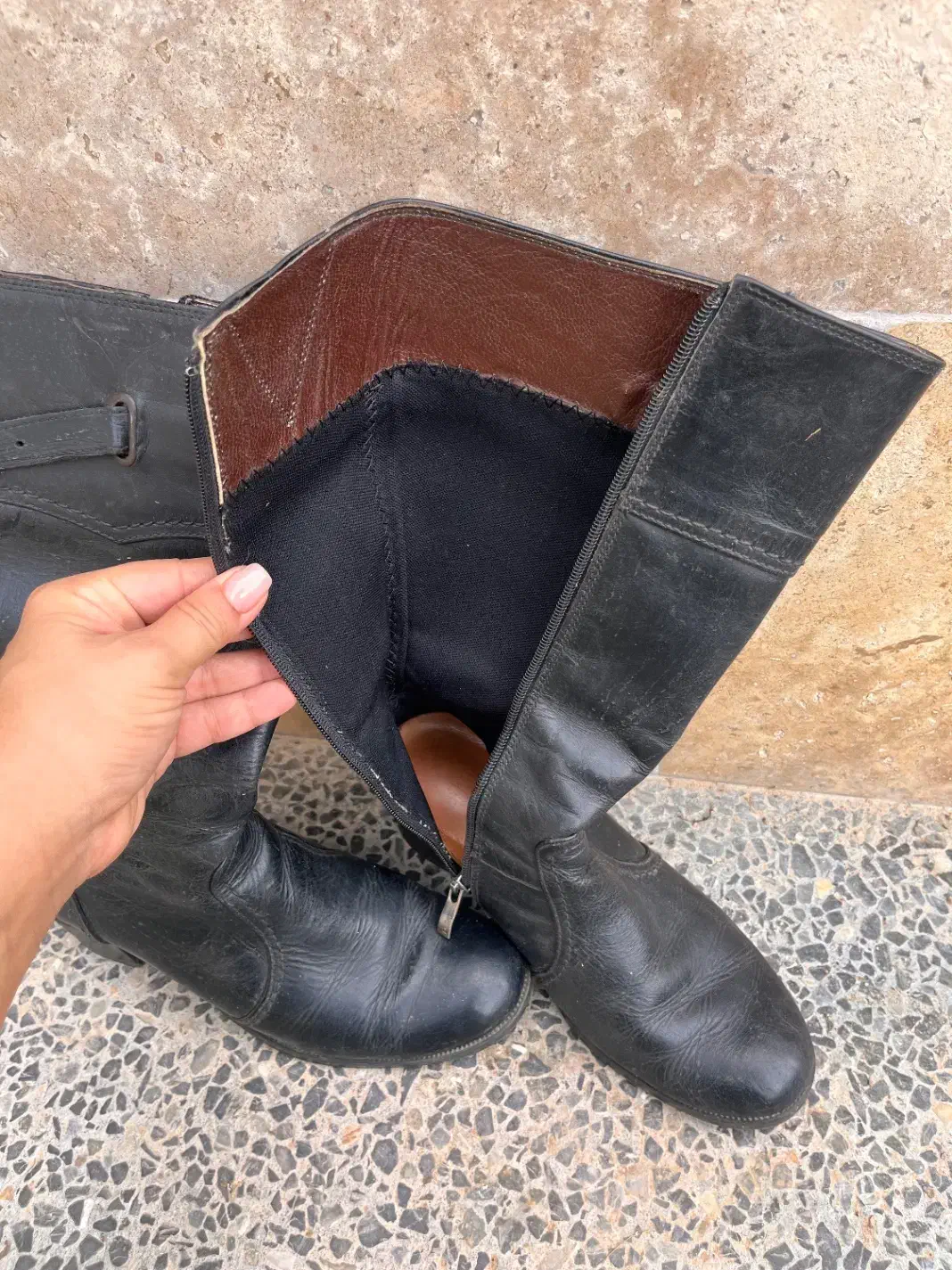 کفش کتانی|کیف، کفش، کمربند|لاهیجان, مهرگان|دیوار