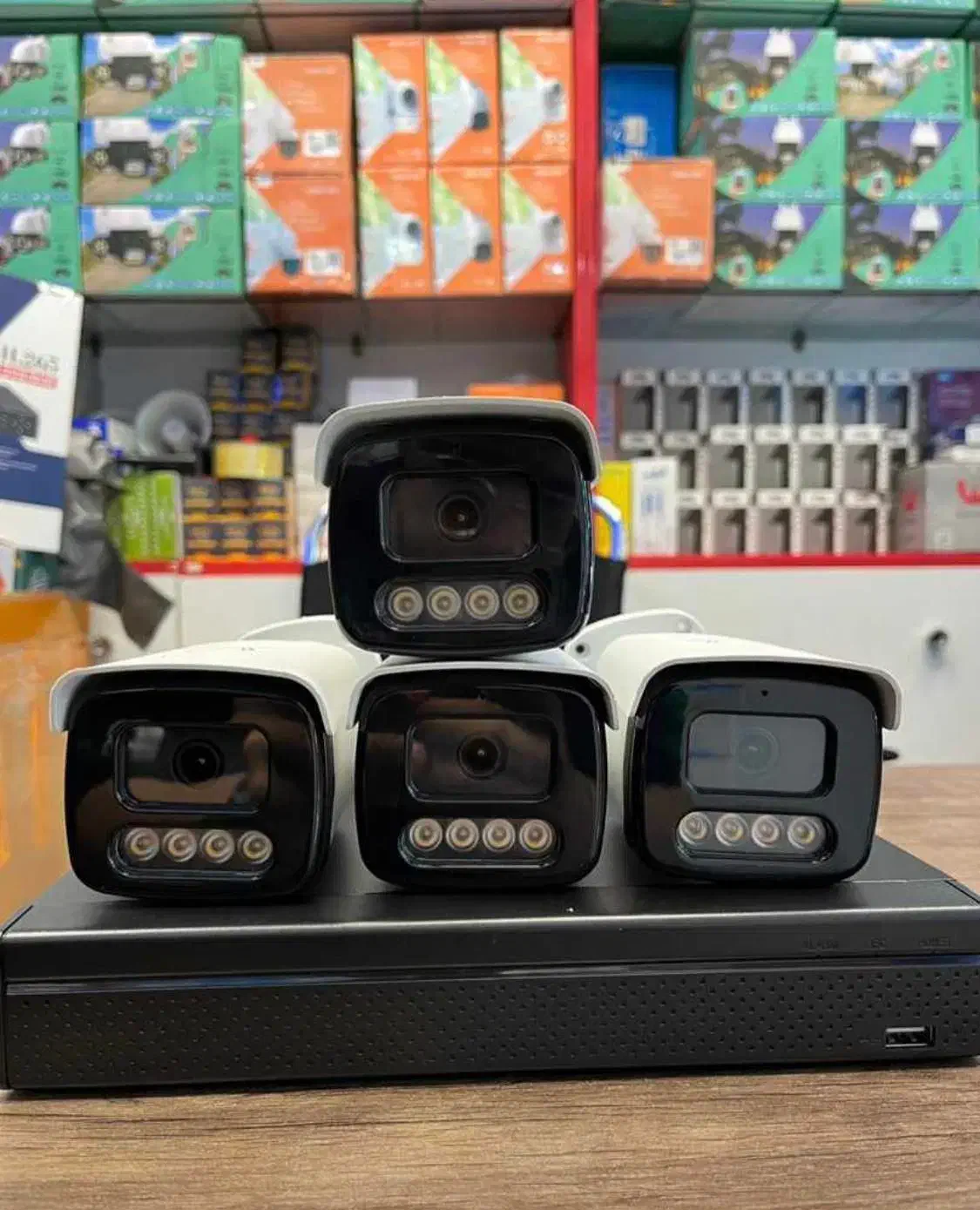 دوربین مداربسته و دزدگیر با اقساط 12ماه بدون ضامن|دوربین مداربسته|سنندج, |دیوار