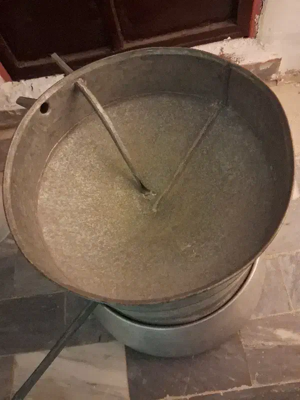 نی گازان یا گلاب گیر|ظروف پخت‌وپز|تبریز, |دیوار