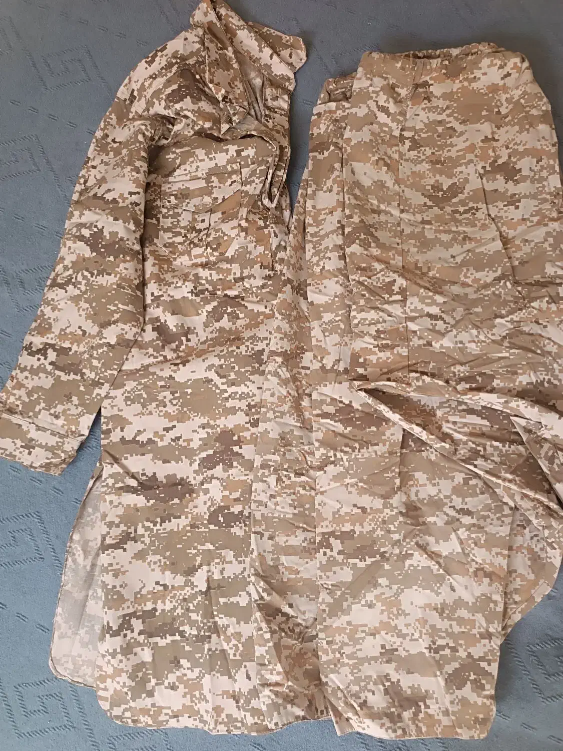 لباس بسیجی محلی|لباس|بم پشت, |دیوار